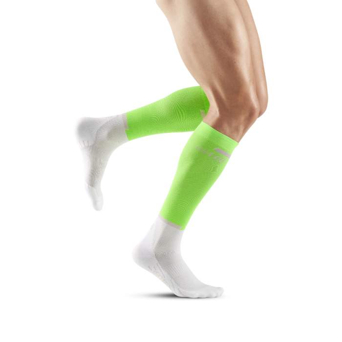 https://www.cepsports.com/media/catalog/product/cache/f65cb222571fee82dbd8175800c7e70e/c/e/cep-the-run-socks-tall-v4-green-white-wp30wr-front-model-web_2.jpg