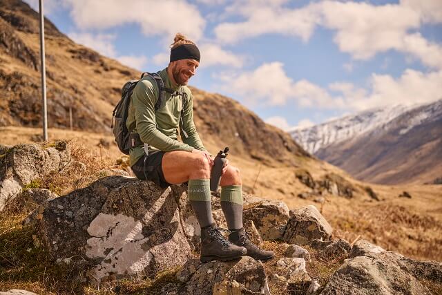 HIKING SOCKS WITH COMPRESSION