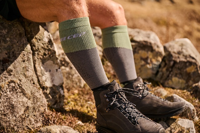 Lightweight merino hiking mid-calf compression socks CEP